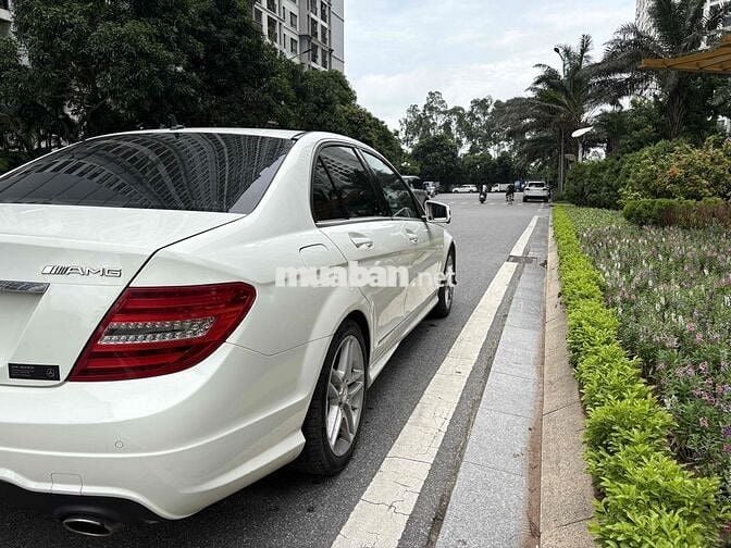 Mercedes Benz C Class 2012 C300 AMG - 90000 km