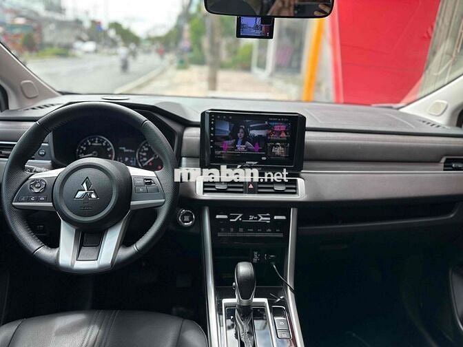 Mitsubishi Xpander 2024 Premium 1.5 AT - 28000 km