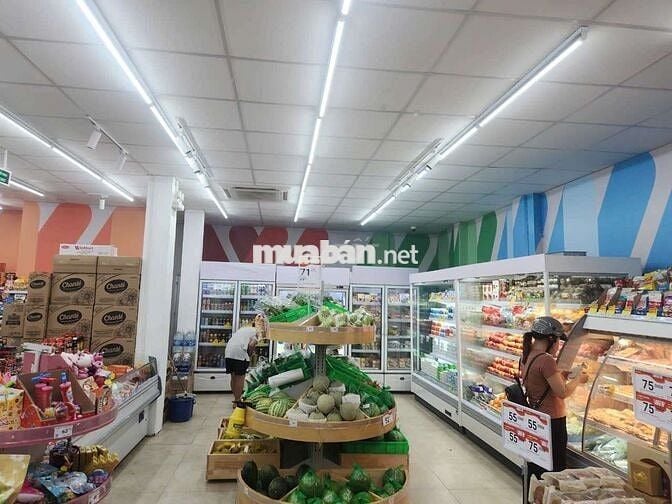 Góc ngã 4 đường 10,5m phố chợ Hoà Khánh, Winmart thuê 45tr/tháng