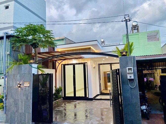 💥VILLA HIỆN ĐẠI MỚI HOÀN THIỆN - VỊ TRÍ ĐẸP TẠI HÓC MÔN 6 X 21M 