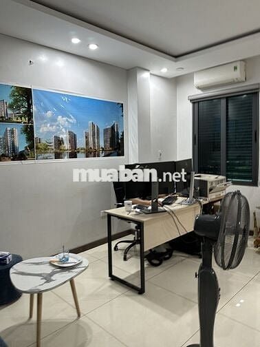Chính chủ cho thuê văn phòng Làng Việt Kiều ô tô đỗ cửa