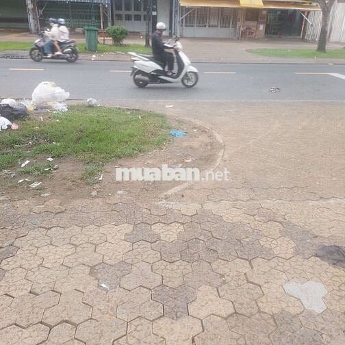 Chia mặt bằng kinh doanh từ sáng đến 4h chiều