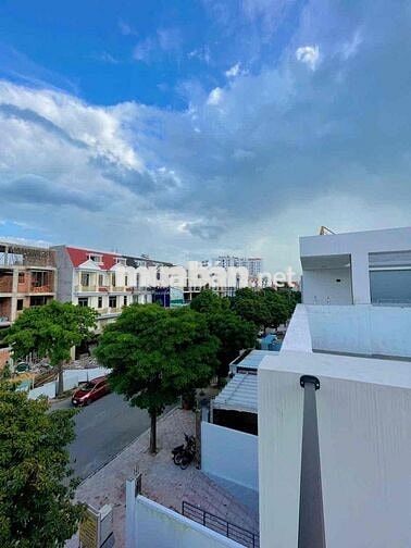 Mặt Tiền Kinh Doanh Hoàng Hoa Thám 1 hầm 1 trệt 2 Lầu 7 phòng. có pccc