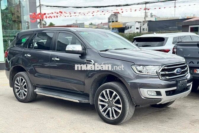 Cần bán Everest Titanium 2.0L Biturbo 2 cầu 2019