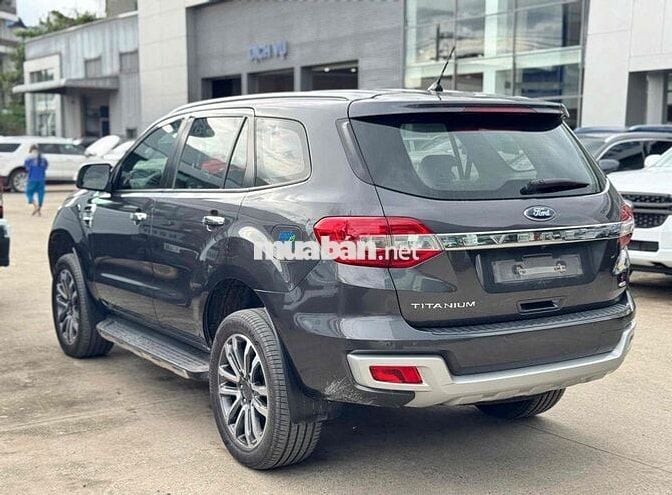 Cần bán Everest Titanium 2.0L Biturbo 2 cầu 2019