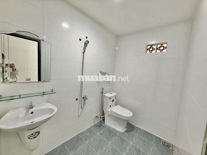 CHO THUÊ MẶT BẰNG 142M2 HẦM SIÊU RỘNG LÊ HỒNG PHONG GIÁ 12 TRIỆU/THÁNG