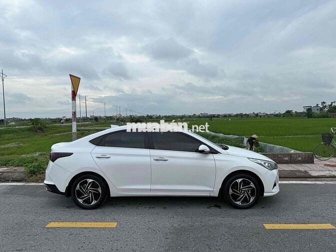 Hyundai Accent 2021 1.4 AT Special - 70000 km
