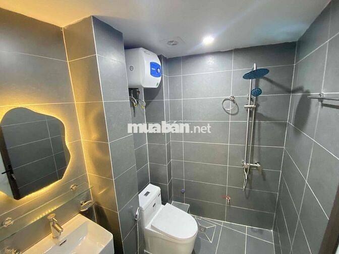 6TỶ450. Trần Khát Chân. OTO ĐỖ CỔNG