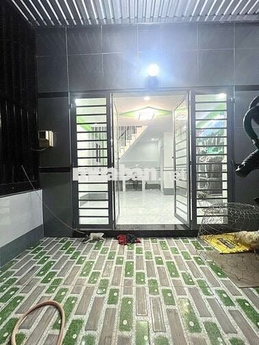 Bán nhà sổ chung 4m x 8m cạnh Ủy Ban Xuân Thới Thượng, Hóc Môn