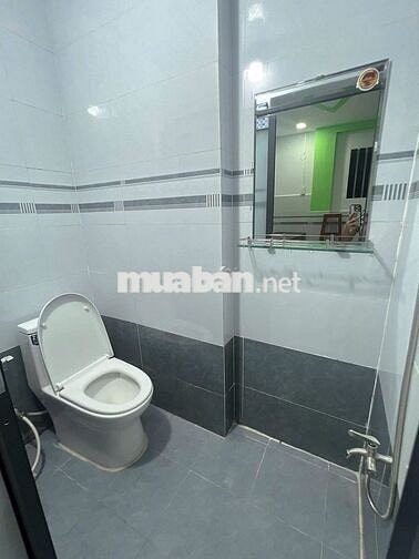 Bán nhà sổ chung 4m x 8m cạnh Ủy Ban Xuân Thới Thượng, Hóc Môn