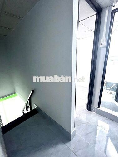 Bán nhà sổ chung 4m x 8m cạnh Ủy Ban Xuân Thới Thượng, Hóc Môn
