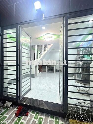 Bán nhà sổ chung 4m x 8m cạnh Ủy Ban Xuân Thới Thượng, Hóc Môn