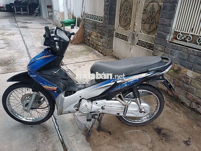 Wave rsx 2011
 Ae mến alo e 
 Máy  êm thì thầm