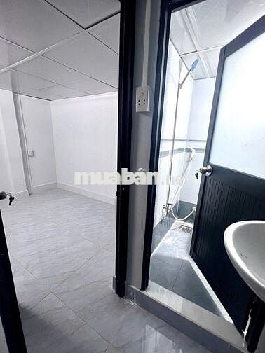 Bán nhà sổ chung 4m x 8m cạnh Ủy Ban Xuân Thới Thượng, Hóc Môn