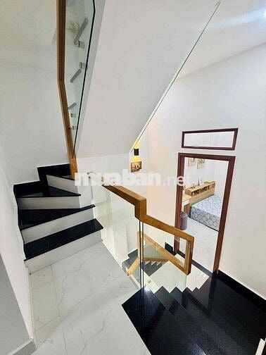 NHÀ NGUYÊN CĂN MỚI 3PN 4Wc Ngay Khu Phan Xích Long, Vị trí Vip hẻm oto