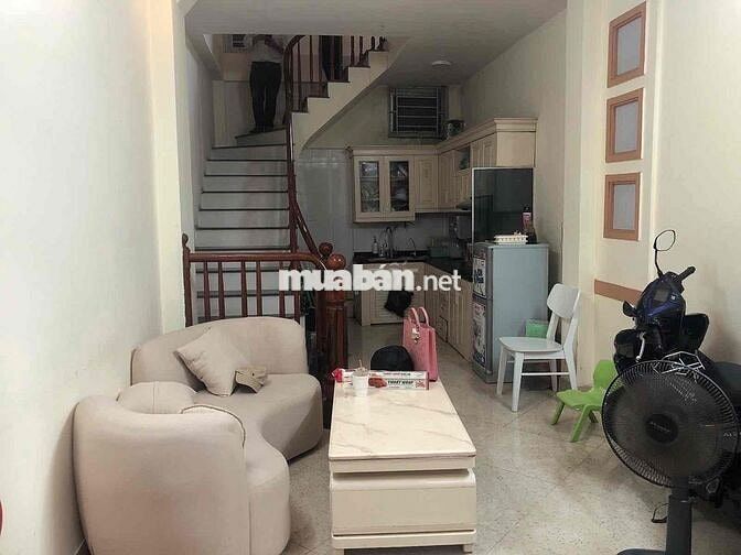 NHÀ DÂN XÂY PHỐ KIM ĐỒNG NGÕ RỘNG SẠCH SẼ, THẲNG TẮP, GẦN PHỐ