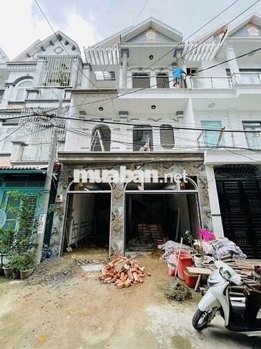 chủ gửi bán căn nhà đang hoàn thiện, tặng fuul nội thất cho khách yêu.