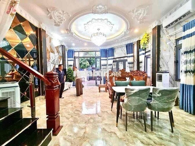 BÁN NHÀ HUỲNH TẤN PHÁT 3 TẦNG 4 PHÒNG NGỦ XE HƠI ĐẬU BÊN HÔNG NHÀ