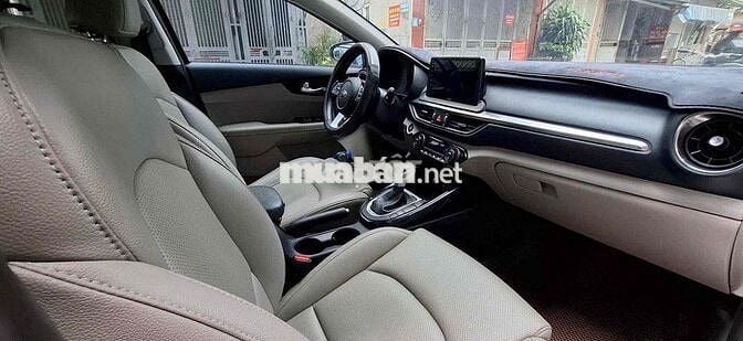 Kia Cerato 2019 1.6 AT Luxury -440tr