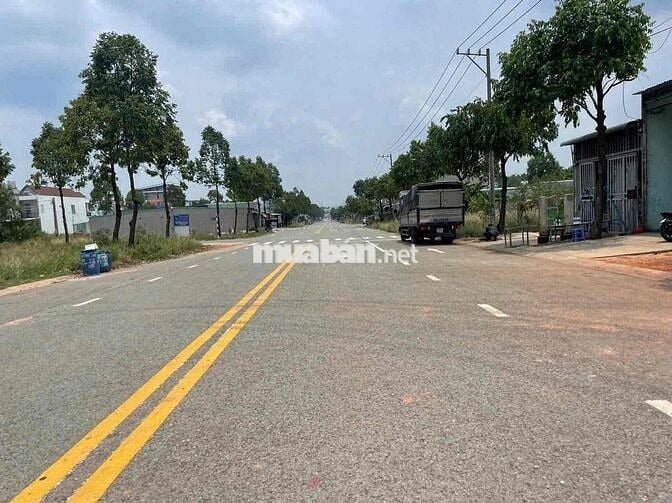 Cần ban gấp dãy trọ mới xây 400m2, mặt tiền đường nhựa lớn giá 490tr