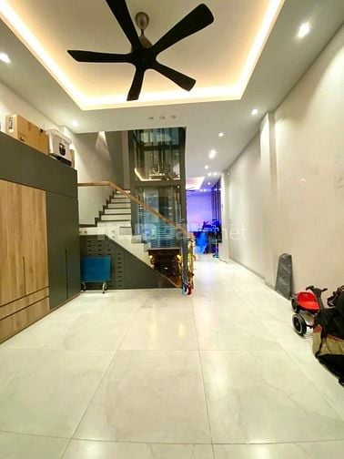 BAN NHA KHU SÂN BAY -  XE HƠI VÀO NHÀ - 5 TẦNG MỚI CÓNG CÓ THANG MÁY.