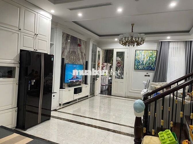 Cho thuê nhà 4 tầng đường Nguyệt Quế 22 - Vinhomes Riverside Long Biên