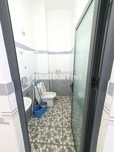 Cho thuê nhà 3 lầu Huỳnh Tấn Phát, NB, DT 3,4 x11m. 4 phòng ngủ.