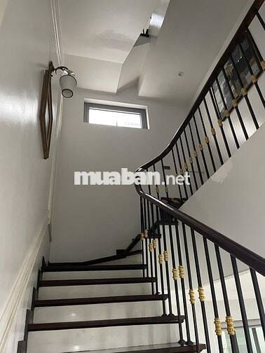 Cho thuê nhà 4 tầng đường Nguyệt Quế 22 - Vinhomes Riverside Long Biên