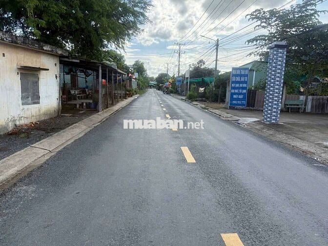 Đất 938,4m có 360m thổ còn lại lúa.giá 3ty5.Long hiệp bến lức cũ