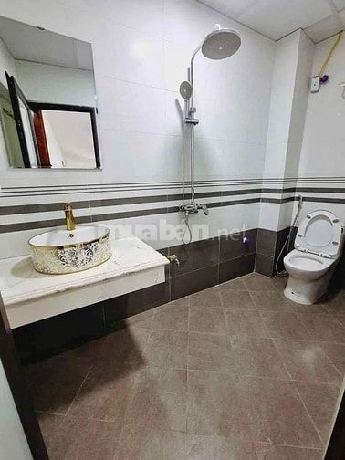 DUY NHẤT! nhỉnh 10 tỷ Gara ô tô sát UBND XÃ Thanh Liệt