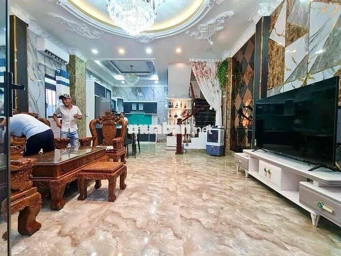 BÁN NHÀ HUỲNH TẤN PHÁT 3 TẦNG 4 PHÒNG NGỦ XE HƠI ĐẬU BÊN HÔNG NHÀ
