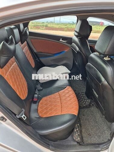 Hyundai Accent 2012, số tự động