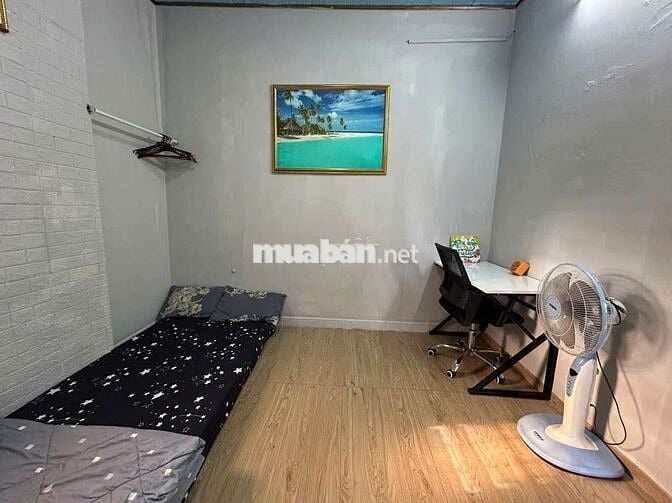 Phòng Ban Công xanh mát, Thật 100%. Tại Ngả 4 Hàng Xanh, 277 XVNT, F15