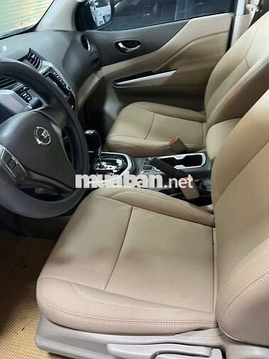 Nissan Navara 2017, số tự động