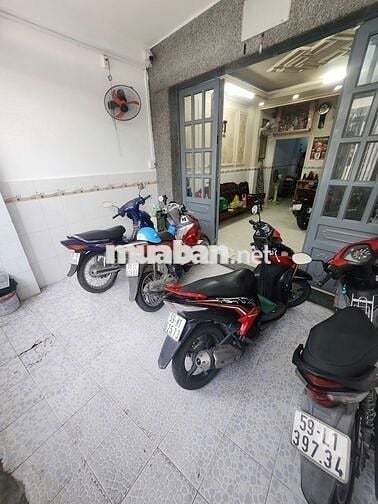 Nhà DT lớn giáp Q5, DTSD 146m vuông, 4PN, cách Q5 Q1 vài phút đi xe