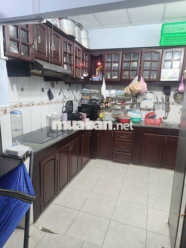 Nhà DT lớn giáp Q5, DTSD 146m vuông, 4PN, cách Q5 Q1 vài phút đi xe