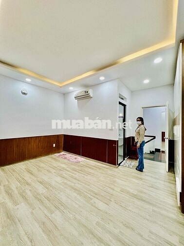 Nhà Mới Sạch Đẹp DT 250m2 1Trệt 3Lầu 5Pn 5Wc Hẻm Xe Tải Ngã Tư Ga