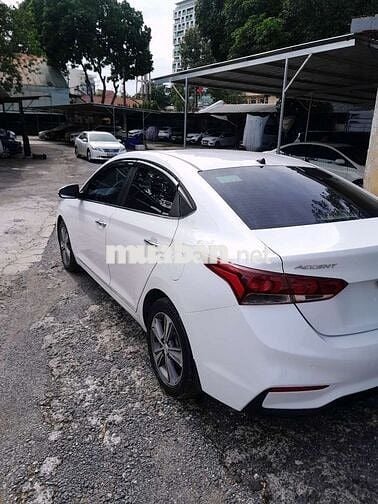 Acent AT đặc biệt 2018 - 100000 km