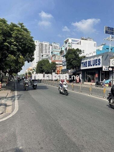 HẺM Ô TÔ 6 MÉT SÁT MẶT TIỀN ĐƯỜNG HÒA BÌNH