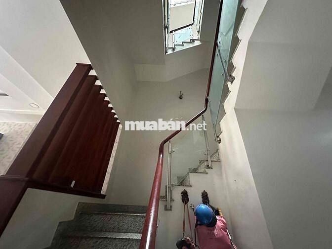 TÂN PHÚ – HÀNG VIP 102m² – 5TẦNG BTCT GIÁ CHỈ 10.8Tỷ