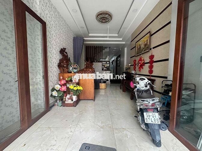 TÂN PHÚ – HÀNG VIP 102m² – 5TẦNG BTCT GIÁ CHỈ 10.8Tỷ