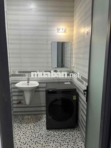 CĂN HỘ CÓ CỬA SỔ THOÁNG MÁT CÓ MÁY GIẶT RIÊNG NGAY TÂN BÌNH
