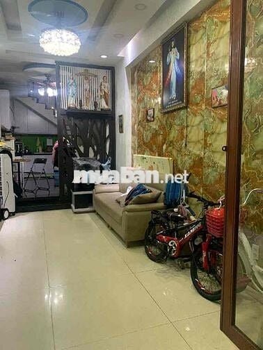 BÁN NHÀ 3 TẦNG 4 PHÒNG SÁT MT ĐƯỜNG NGUYỄN VĂN QUÁ GIÁ 3,95 TỶ SÁT QL1