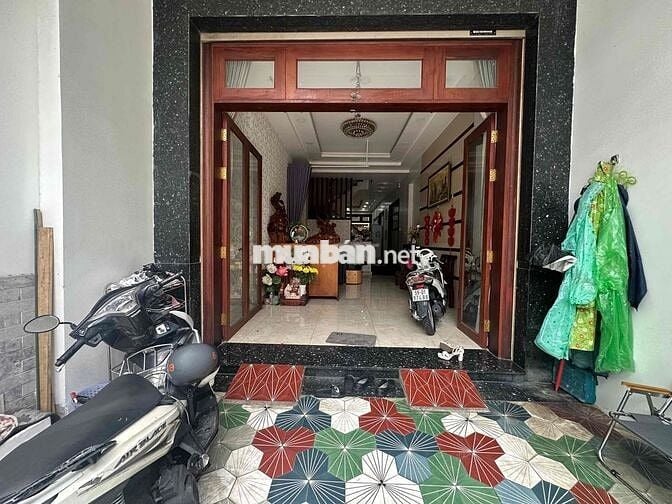 TÂN PHÚ – HÀNG VIP 102m² – 5TẦNG BTCT GIÁ CHỈ 10.8Tỷ