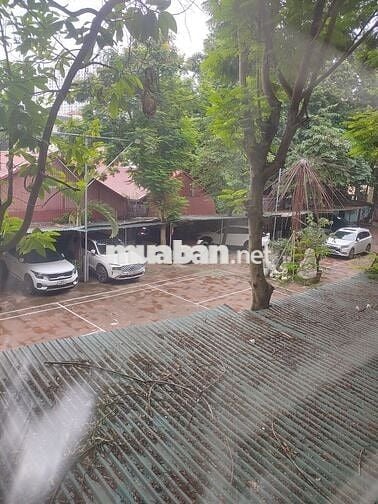 Cho thuê nhà đẹp nguyên căn 6 pn tại Quan Nhân