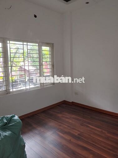 Cho thuê nhà đẹp nguyên căn 6 pn tại Quan Nhân