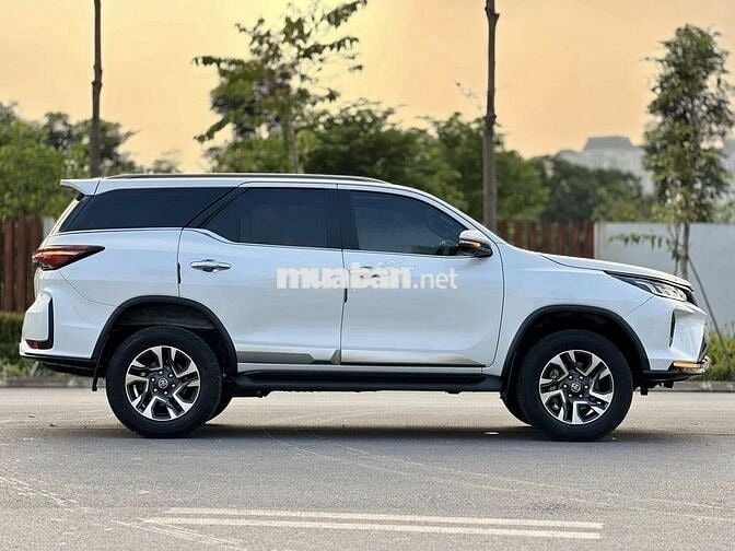 Toyota Fortuner 2023 Legender 2.4L 4x2 AT 29000 km