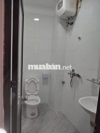 Cho thuê nhà đẹp nguyên căn 6 pn tại Quan Nhân