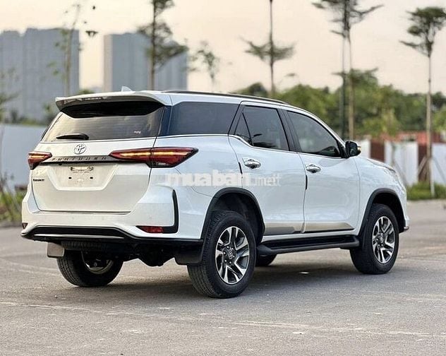 Toyota Fortuner 2023 Legender 2.4L 4x2 AT 29000 km