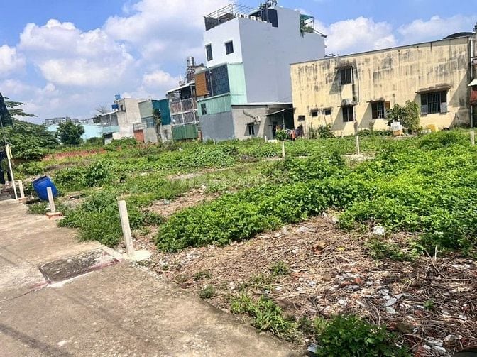 2 lô sổ mới ngay chợ thạnh xuân, DT: 4 x20 SHR  giá tốt 3.3 tỷ